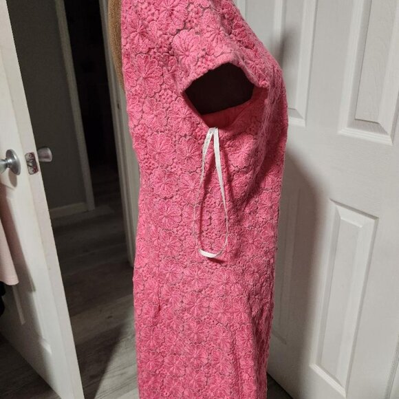 Lilly Pulitzer Jeanette Pink Floral Laced Shift Dress Sz 12 in Lipstick Pink - Picture 8 of 11